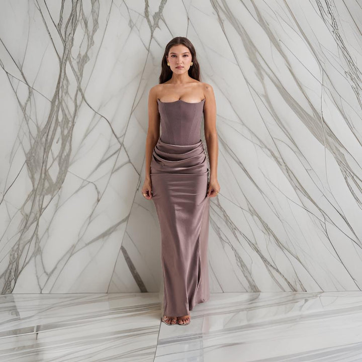 Viola – The Luxurious Maxi Dress