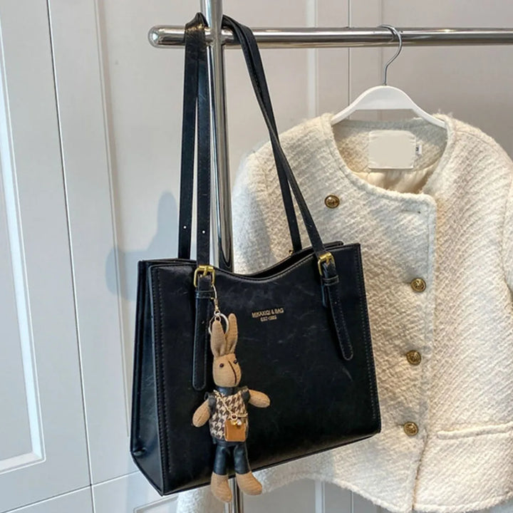 Charmbun – The Elegant Shoulder Bag