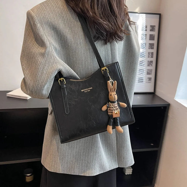 Charmbun – The Elegant Shoulder Bag