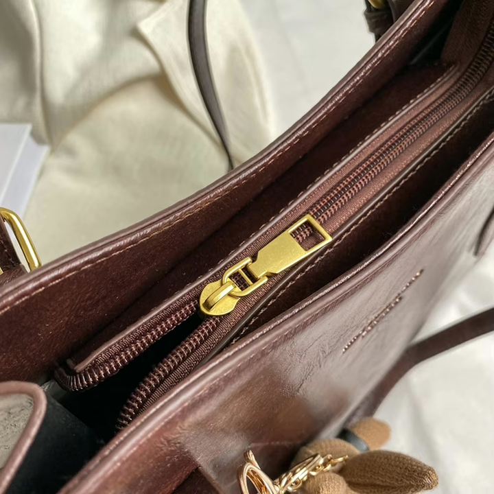 Charmbun – The Elegant Shoulder Bag